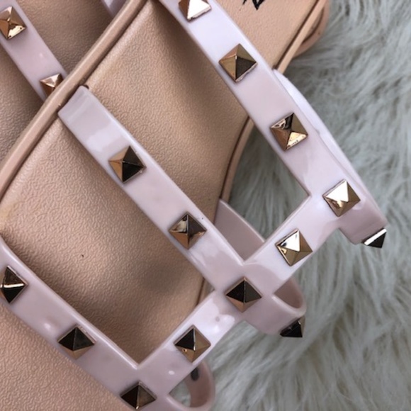 💥Host Pick💥 Modern Slippers  Sandals Sz 7 - Picture 6 of 6